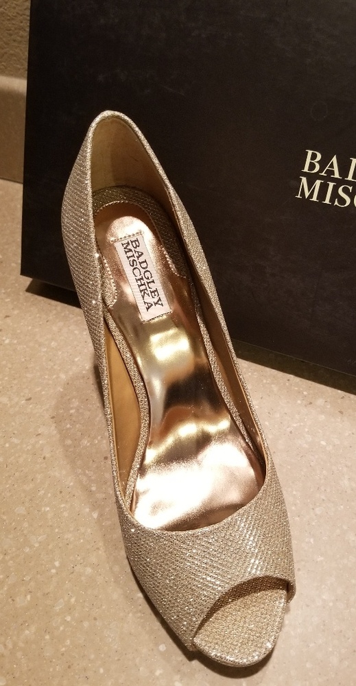 Badgley Mischka Gold Heels